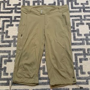 Columbia women’s lightweight capri length pants